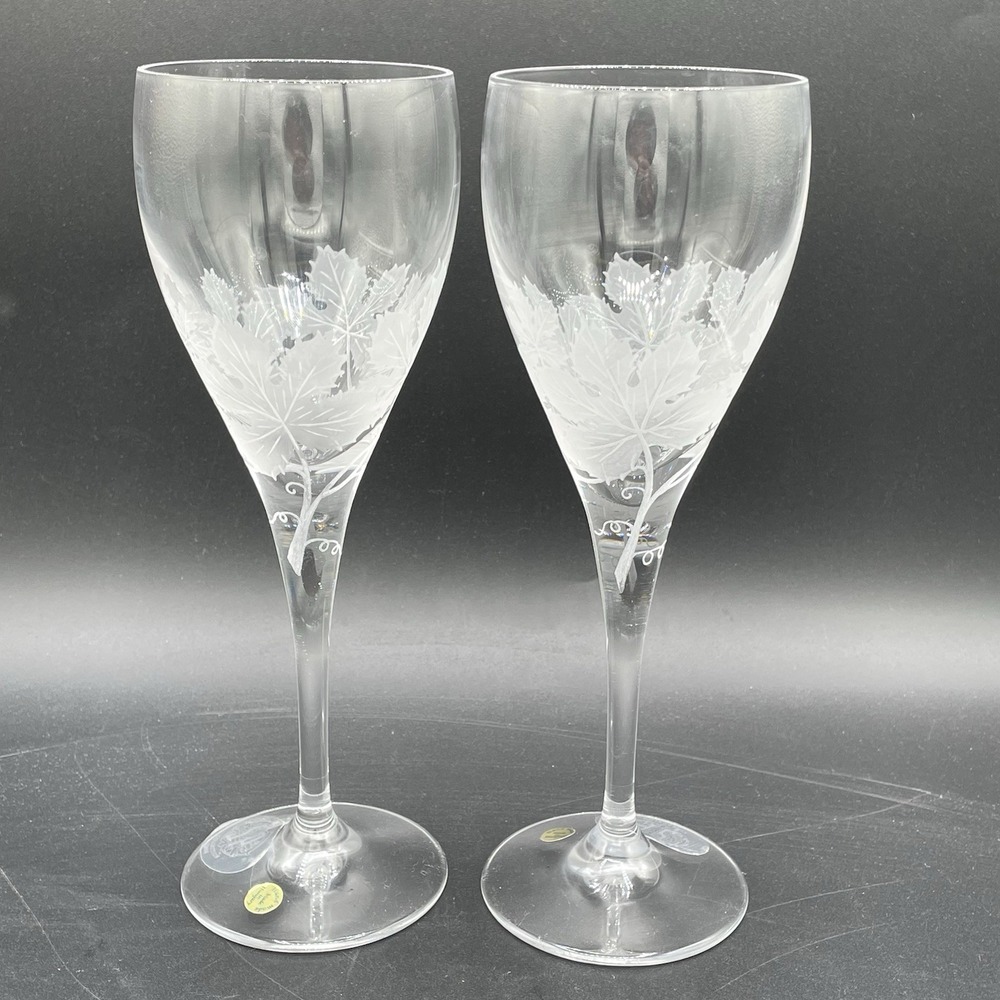 2 Tall Grape Leaf Etched Hand Made In Hungary SP Collection 2008 Wine Glasses